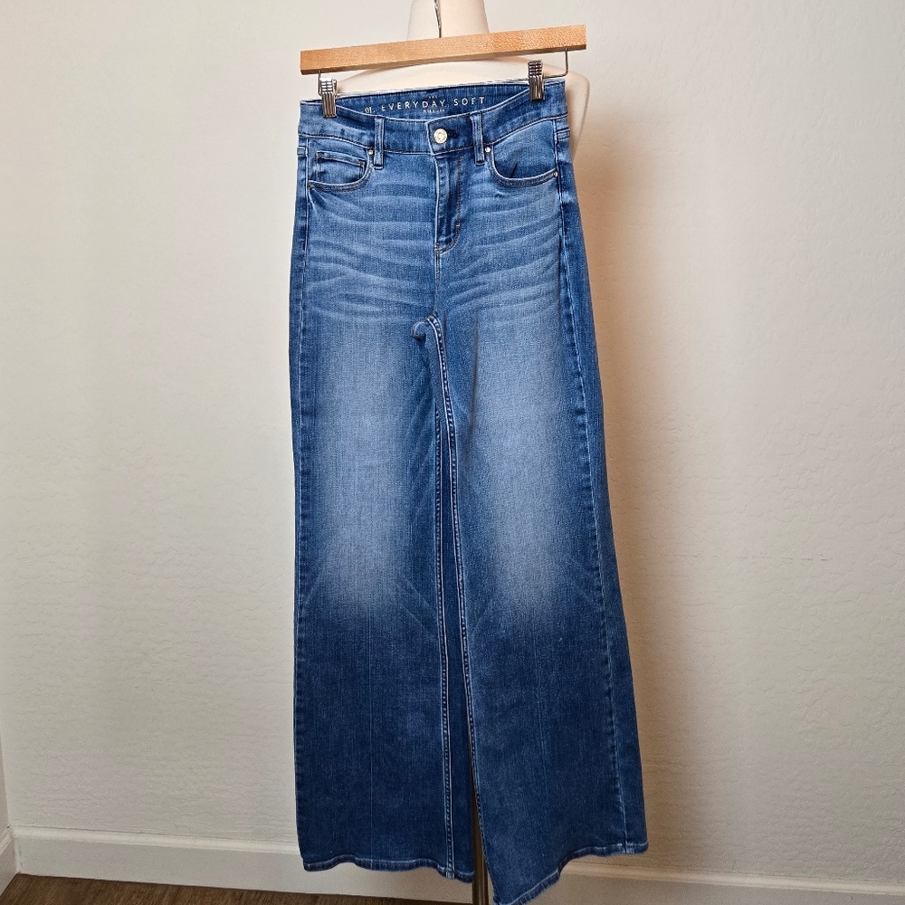 White House Black Market Women's Blue Wide Leg Flare Jeans